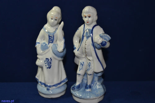 Estatuetas em Porcelana de Homens e Mulher