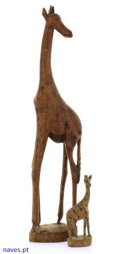 Esculturas em Madeira de Girafas