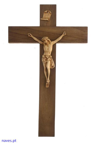 Cruz de madeira e Jesus Cristo em resina
