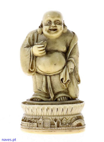Figura de Buda em Pé Sorridente